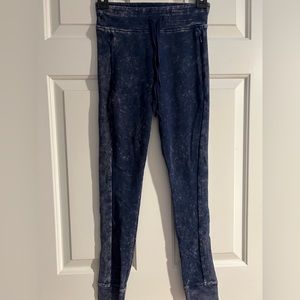 Pink yoga jeggings, dark blue very comfortable